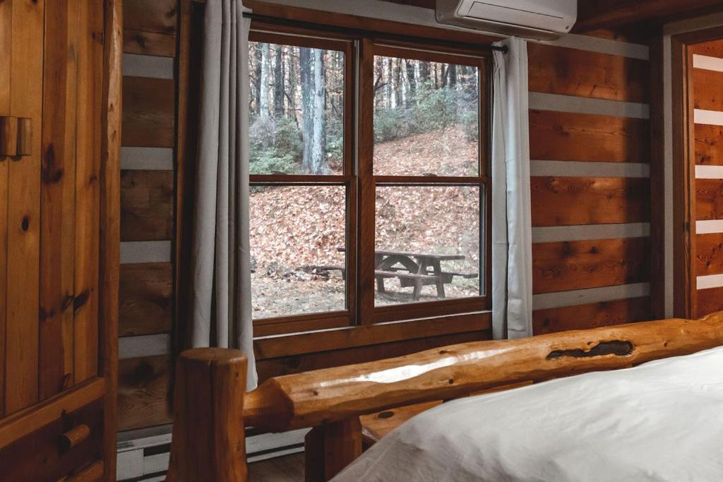 Deer Run Cabin At 36 North - Hot Tub Purlear Esterno foto