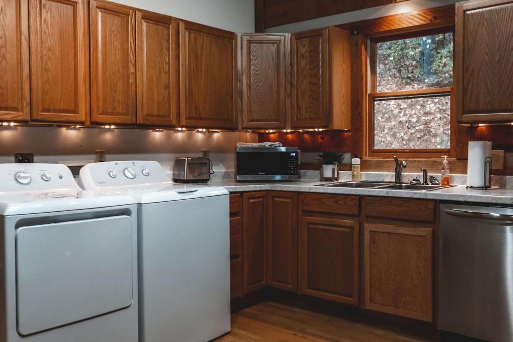 Deer Run Cabin At 36 North - Hot Tub Purlear Esterno foto